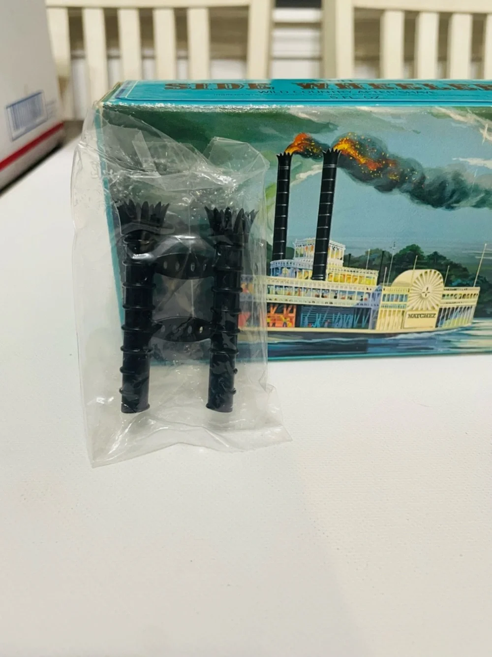 NWT AVON Vintage 1970s Side Wheeler Steamboat Decanter‎ After Shave